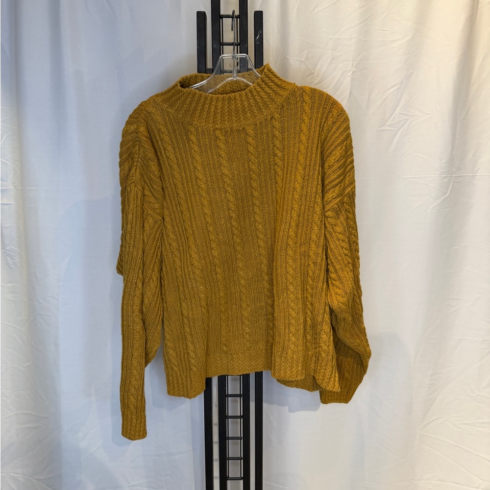 GAP Golden Turtleneck‎ Sweater